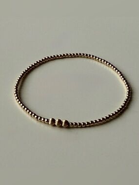 *2MM* Gold Beads w/ 3mm Corrugated straight beads Bracelet